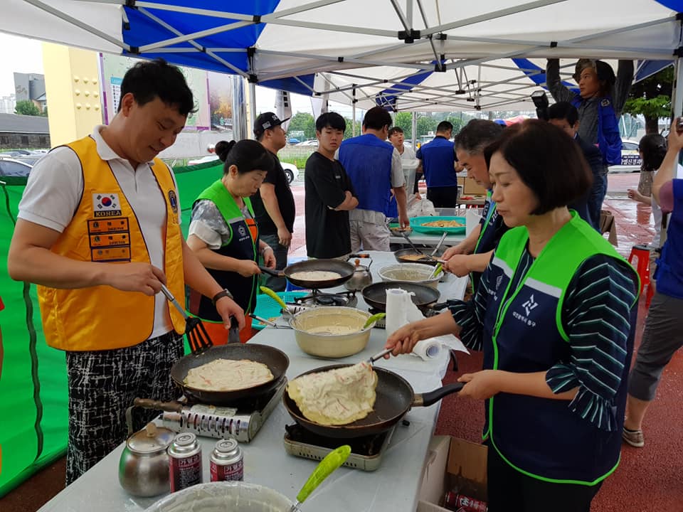 대전역 동광장 급식봉사 이미지(2)