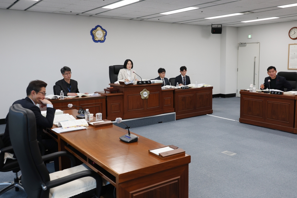 제290회 정례회 제3차 상임위원회 이미지(5)