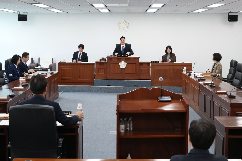 제292회 임시회 제1차 상임위원휘 이미지(1)