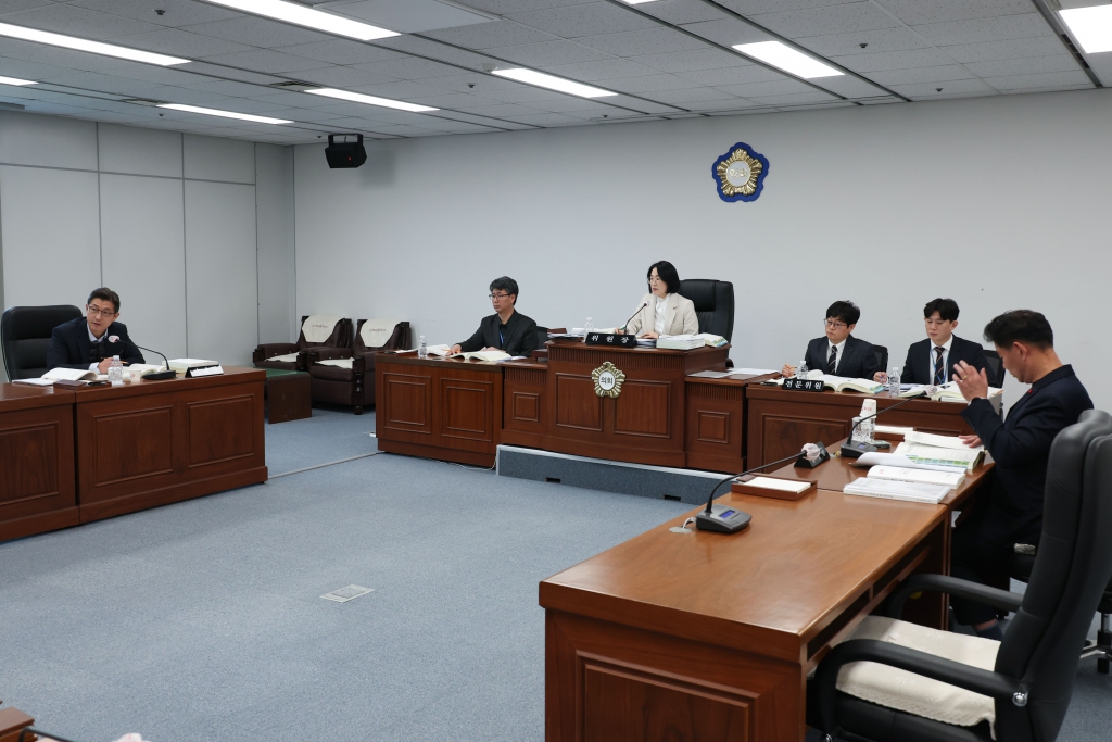 제290회 정례회 제3차 상임위원회 이미지(6)