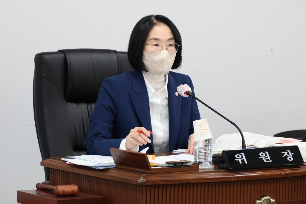 제290회 정례회 제4차 상임위원회 이미지(9)