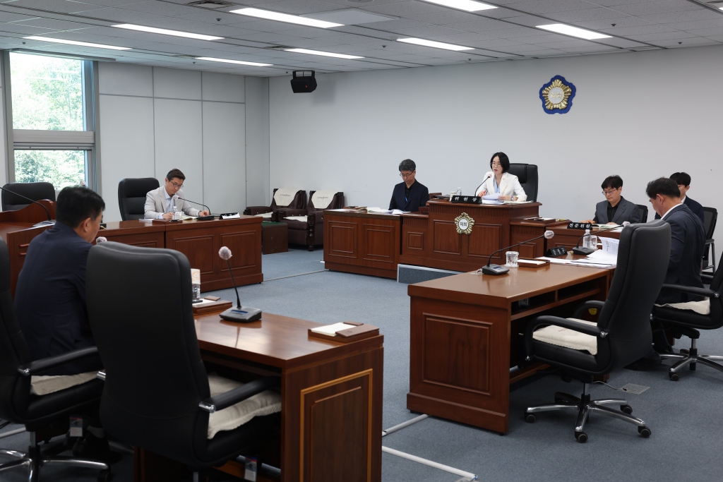 제288회 임시회 제1차 도시복지위원회 이미지(3)
