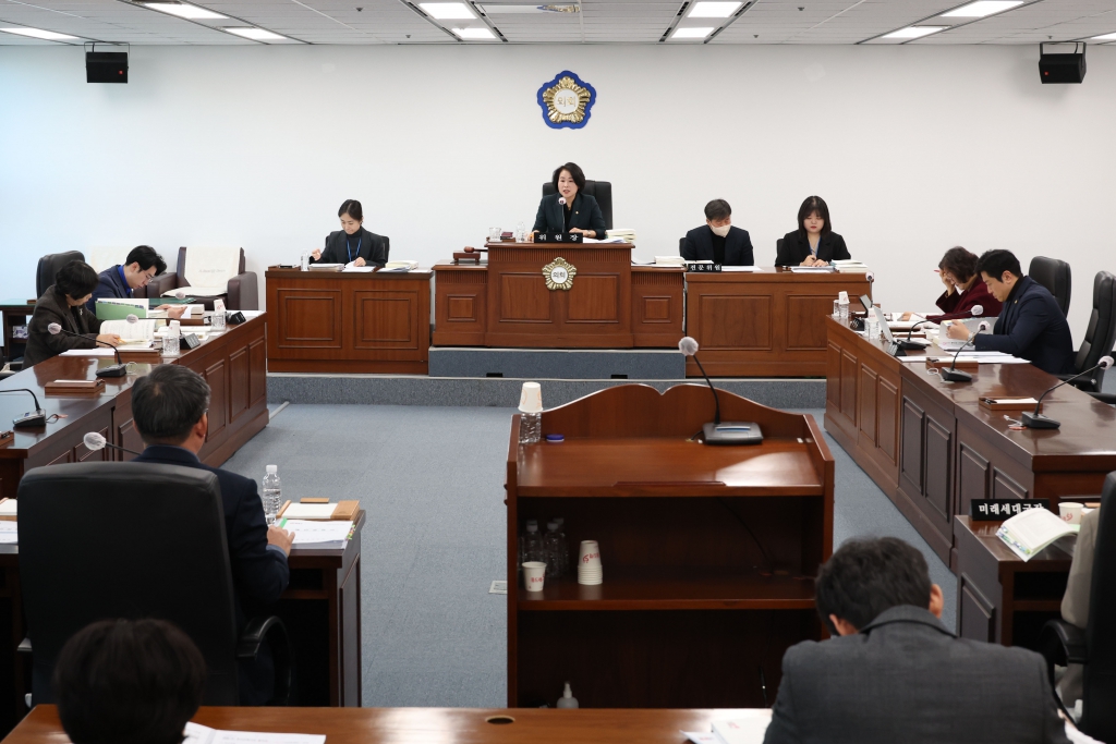 제290회 정례회 제3차 상임위원회 이미지(1)