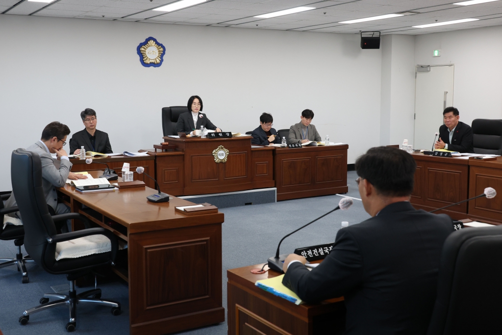 제290회 정례회 제2차 상임위원회 이미지(4)