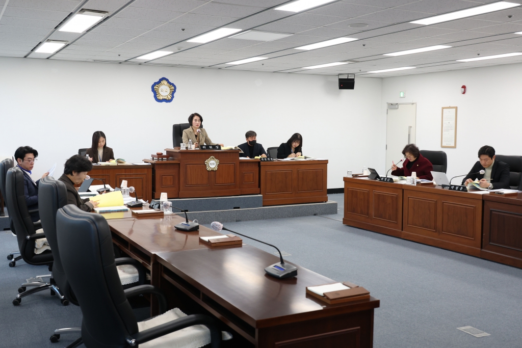 제290회 정례회 제2차 상임위원회 이미지(2)