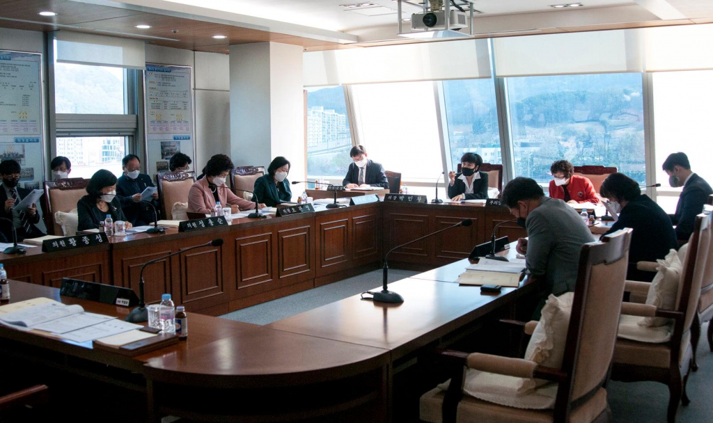 제256회 임시회 의원 간담회 개최 이미지(1)