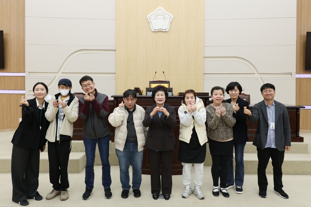 대전 동구의회 찾은 밀알복지관, 쿠키 나눔 시간 가져 이미지(3)